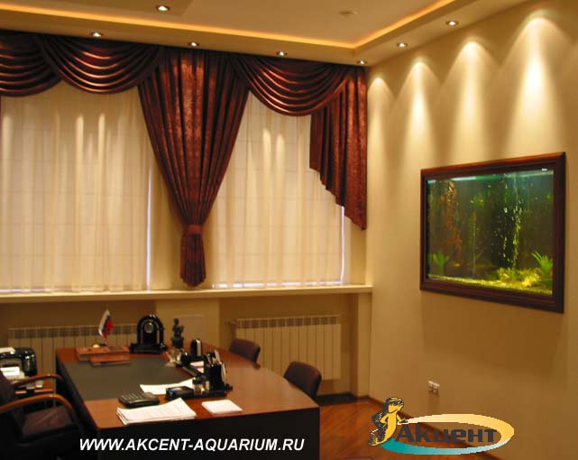 Акцент-аквариум,аквариум 600 литров встроенный в стену